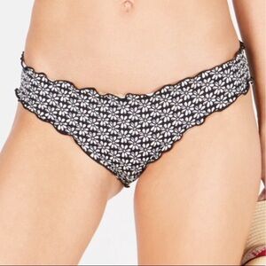 SUNDAZED BLACK Mermaid Ruffle-Edge Bikini Swim Bottoms